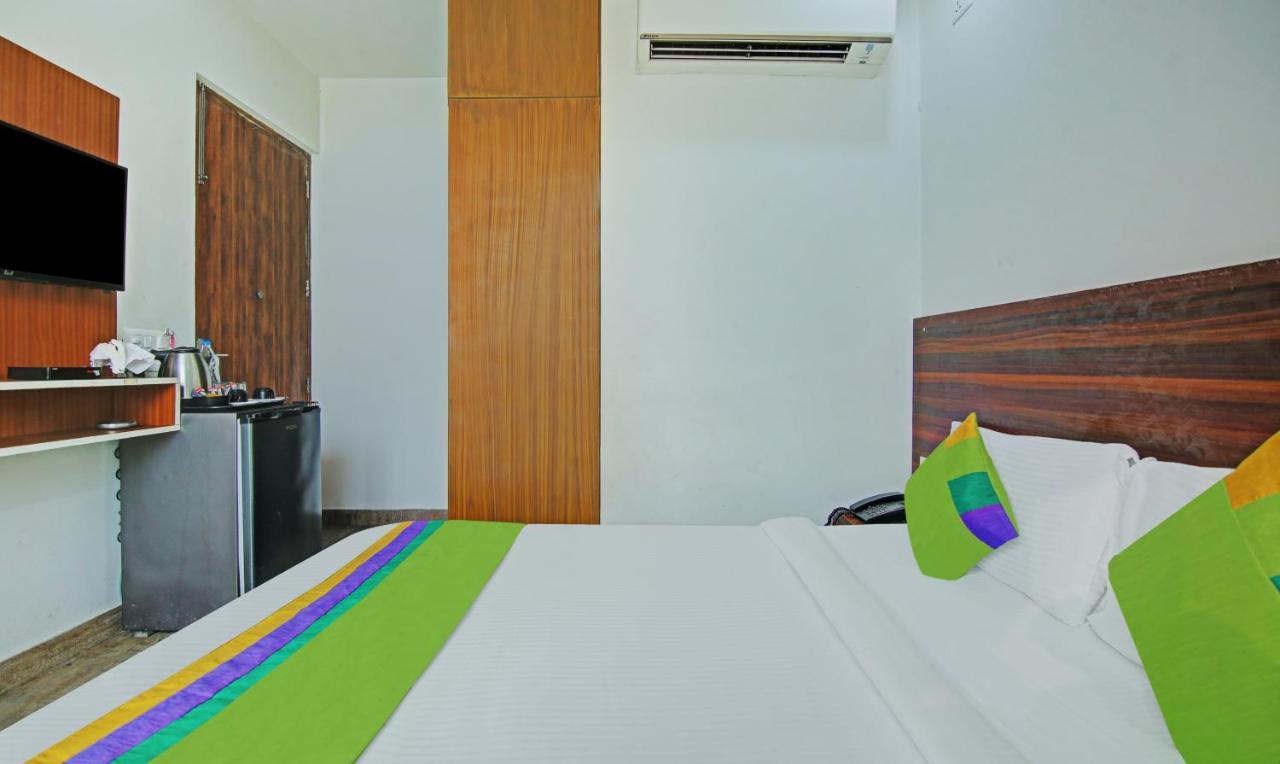 Itsy Hotels Nyra Гургаон Экстерьер фото