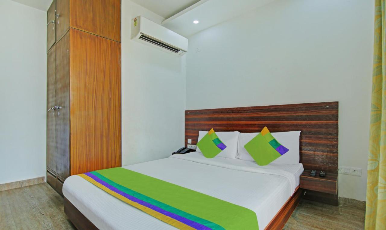 Itsy Hotels Nyra Гургаон Экстерьер фото
