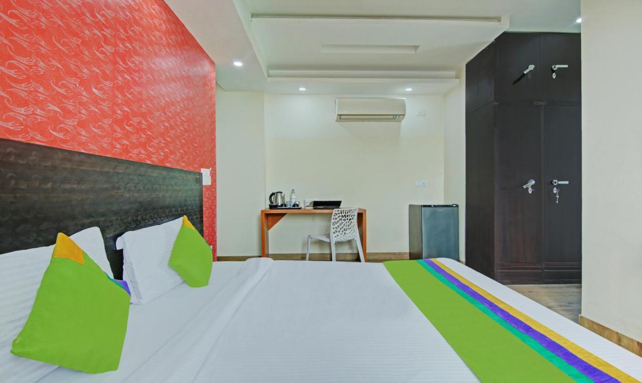 Itsy Hotels Nyra Гургаон Экстерьер фото