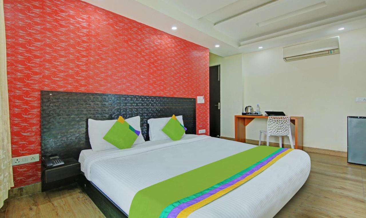Itsy Hotels Nyra Гургаон Экстерьер фото
